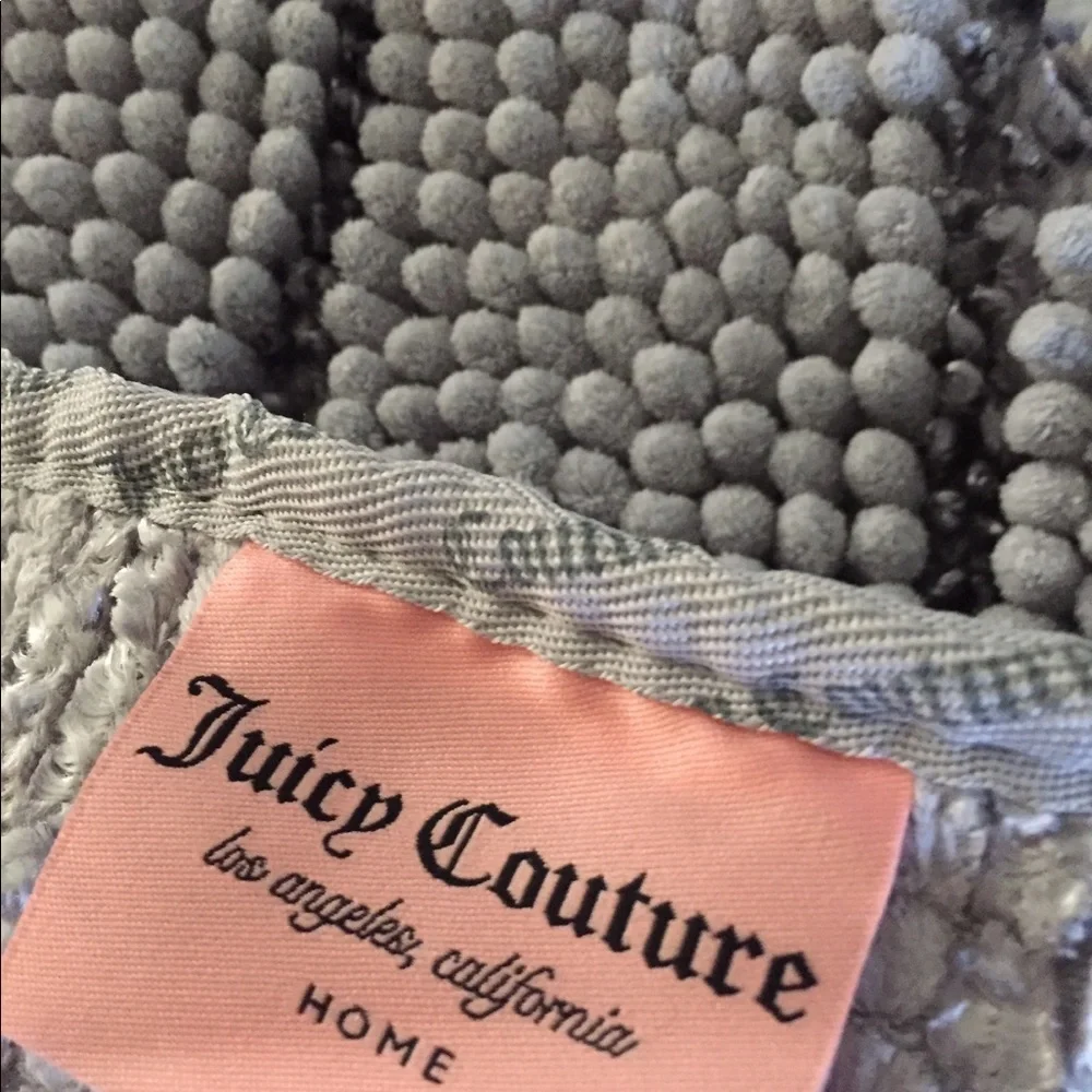Juicy couture chenille bath rug, NWT